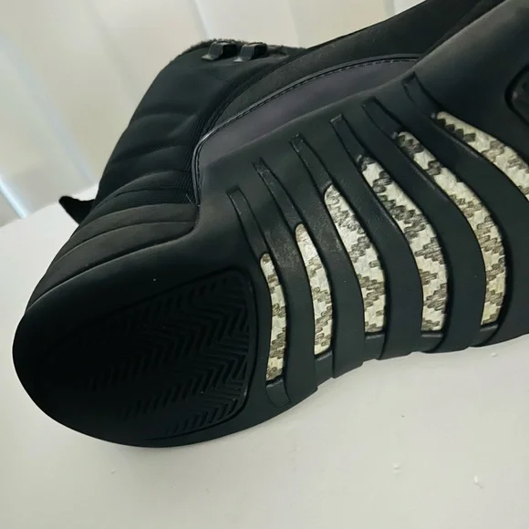 Air Jordan 12 Retro Winter "Winterized" Sneakers - Picture 4 of 6